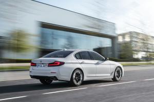 BMW 540i Luxury Line 2020 года  (WW)